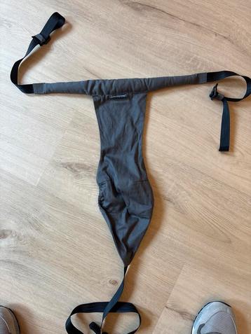 MiniMonkey kinderstoeltje voor op reis - Zo Goed Als Nieuw! beschikbaar voor biedingen