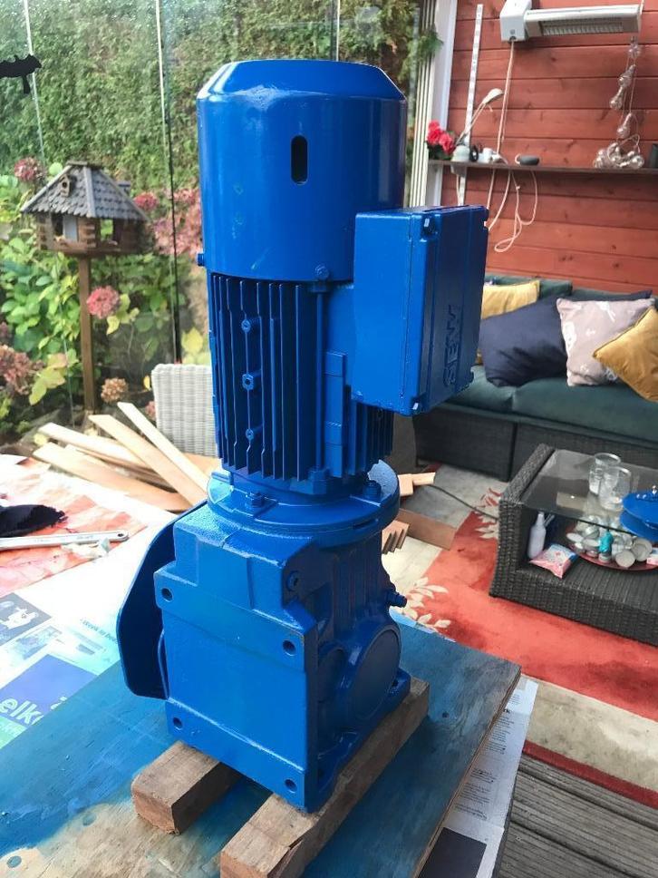 8 mm staaldraad lier 380V  3  fase  550Watt MET REM, Doe-het-zelf en Verbouw, Lieren en Takels, Zo goed als nieuw, Elektrisch