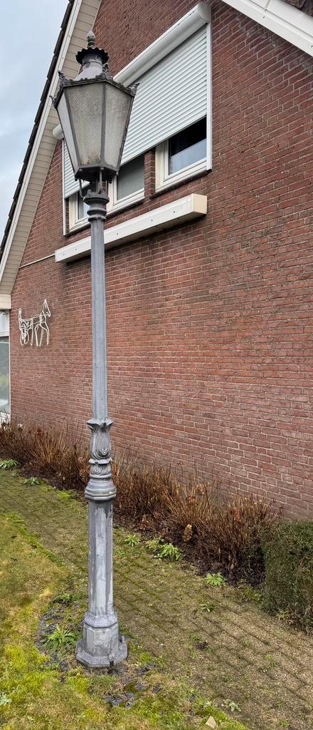 Gietijzeren lantaarnpalen en lamp, Tuin en Terras, Buitenverlichting, Gebruikt, Staande lamp, IJzer, 50 tot 250 watt, Ophalen