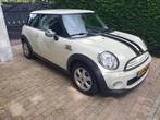 Mini 1.6 ONE 2011 Wit, Auto's, Voorwielaandrijving, Zwart, 4 stoelen, Wit
