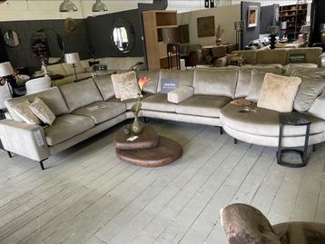 UrbanSofa Velvet Lausanne Hoekbank – – NU €3.850 beschikbaar voor biedingen