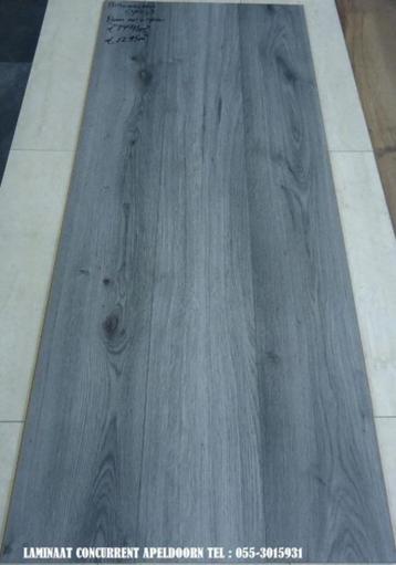 Laminaat Millenium Eik 3532 Grijs 24cm brede €14,95p/m2 beschikbaar voor biedingen