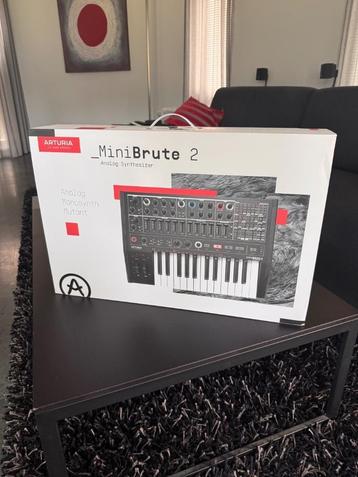 Arturia Minibrute 2 Analoge synth, als nieuw beschikbaar voor biedingen