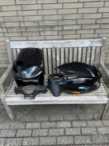 Zip kappenset beschikbaar voor biedingen