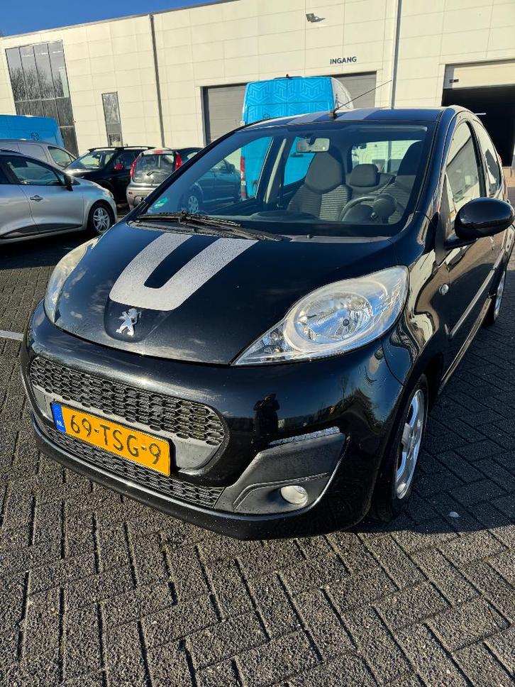 Peugeot 107 1.0 12V 5DR 2012 Zwart, Auto's, Peugeot, Particulier, Airbags, Airconditioning, Elektrische ramen, Metallic lak, Radio