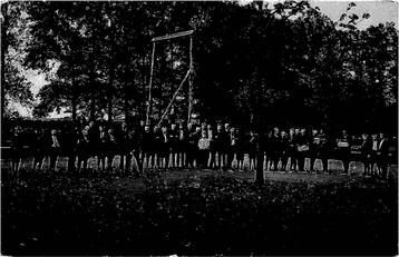 (388-573-029) Groep mensen beschikbaar voor biedingen
