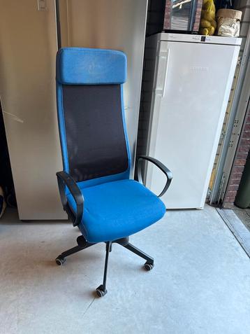Blauwe Bureaustoel met Mesh Rugleuning beschikbaar voor biedingen