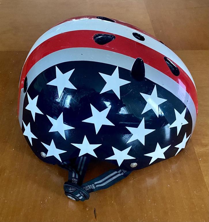 NUTCASE Skate  helm, Kinderen en Baby's, Speelgoed | Buiten | Rolschaatsen, Gebruikt, Kinderen, Verstelbaar, Ophalen