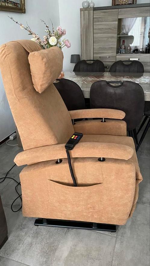 Te koop prachtige Elektrische sta op Fauteuil FitForm, Huis en Inrichting, Fauteuils, Zo goed als nieuw, Ophalen