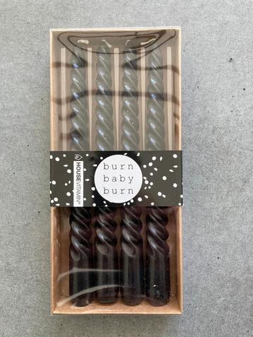 Housevitamin Gedraaide (Swirl) kaarsen zwart set-4 Nieuw! beschikbaar voor biedingen