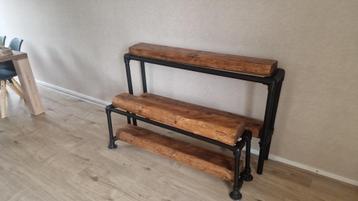 2 mooie sidetables voor weinig ivm overcompleet beschikbaar voor biedingen