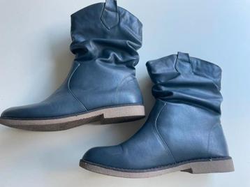 BLAUWE LAARSJES MAAT 40 beschikbaar voor biedingen