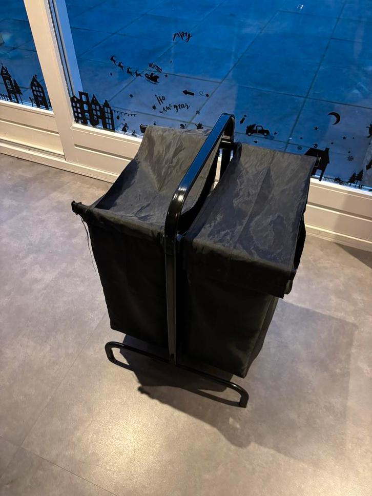 IKEA Wasmand - Praktisch en Netjes!, Huis en Inrichting, Badkamer | Badtextiel en Accessoires, Gebruikt, Zwart, Ophalen