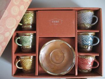 Cear Design aardewerk servies beschikbaar voor biedingen