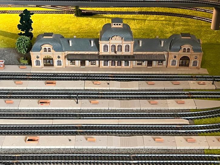 Vollmer N47504 Station Baden Baden + 4x N47505, Hobby en Vrije tijd, Modeltreinen | N-Spoor, Gebruikt, Brug, Tunnel of Gebouw