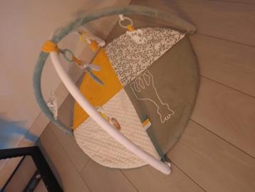 Babygym Sofi de Giraffe beschikbaar voor biedingen