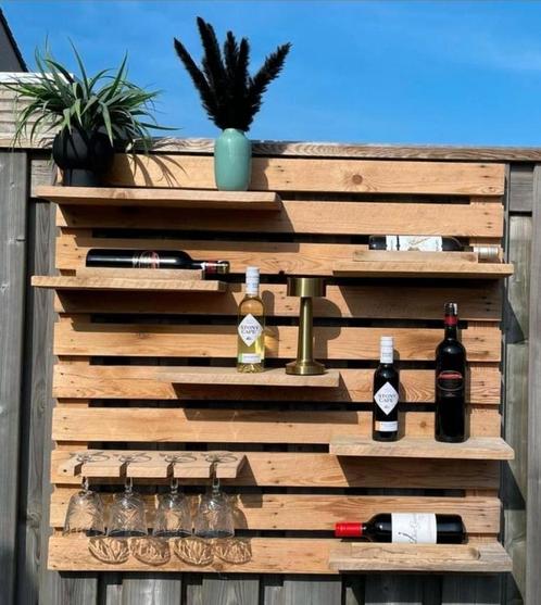 Super gaaf wandpaneel voor wijnflessen of andere spulletjes, Huis en Inrichting, Woonaccessoires | Wanddecoraties, Zo goed als nieuw