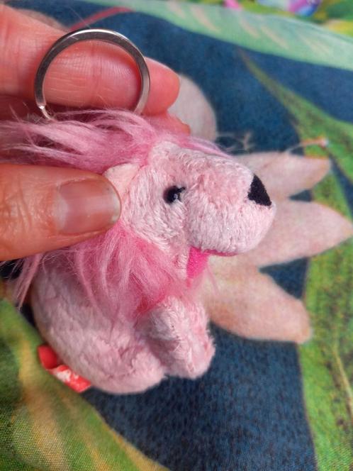 Sleutelhanger singapore merlion fluffy roze, Verzamelen, Sleutelhangers, Zo goed als nieuw, Ophalen of Verzenden