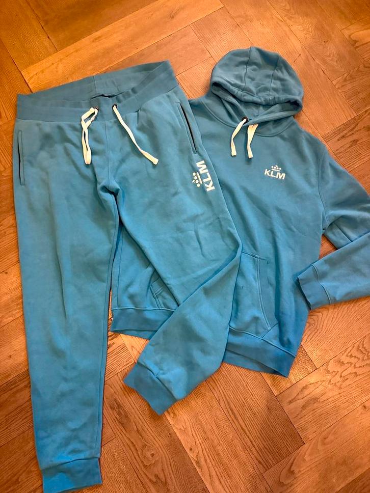 KLM uniek Joggingspak Compleet!, Kleding | Heren, Sportkleding, Zo goed als nieuw, Voetbal, Overige maten, Blauw, Ophalen of Verzenden