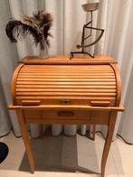 Antiek klein dressoir/secretaire met rolluik, Ophalen