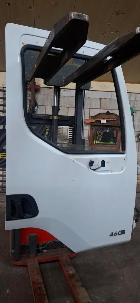 Deur rechts volvo FE / FE. renault midlum.  Daf LF, Auto-onderdelen, Vrachtwagen-onderdelen, Carrosserie en Plaatwerk, Gebruikt