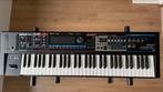 Roland Juno GI synthesizer + oplader + standaard, Muziek en Instrumenten, Roland, 61 toetsen, Met midi-aansluiting, Zo goed als nieuw