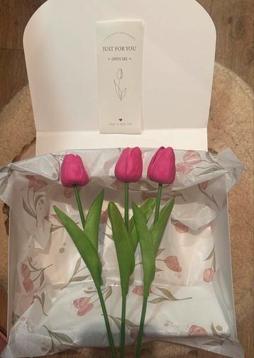 Kunst tulpen incl. cadeauverpakking  beschikbaar voor biedingen