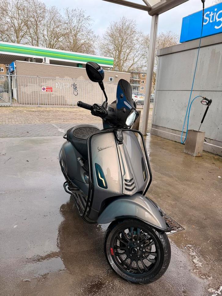 Vespa sprint 50cc, Fietsen en Brommers, Scooters | Vespa, Zo goed als nieuw, Maximaal 45 km/u, Benzine, Ophalen