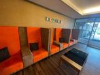 Akoestische bank oranje met hoge rug, Ophalen, 150 tot 200 cm, 75 tot 100 cm, Zo goed als nieuw