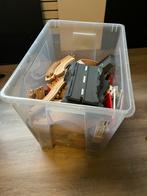 Houten treinbaan mer treintjes en helicopterbasis, Kinderen en Baby's, Speelgoed | Houten speelgoed, Ophalen of Verzenden, Gebruikt