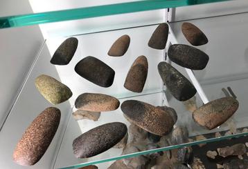 Bundel van 14 Midden-Neolitische bijlen. beschikbaar voor biedingen