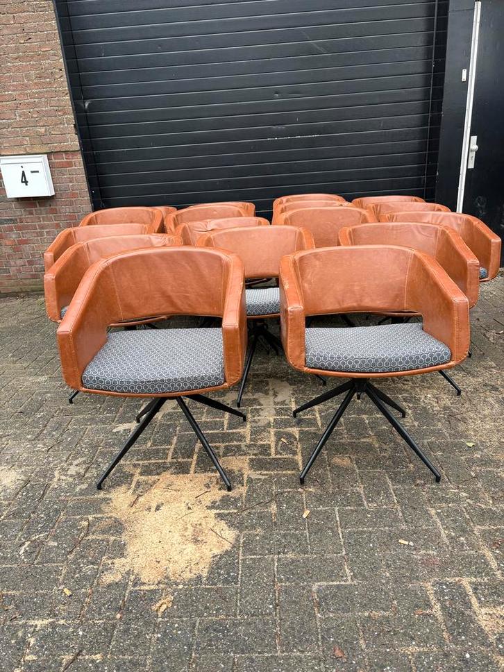 Partij van 17 Echt Lederen Draaistoelen, Huis en Inrichting, Stoelen, Vijf, Zes of meer stoelen, Ophalen of Verzenden