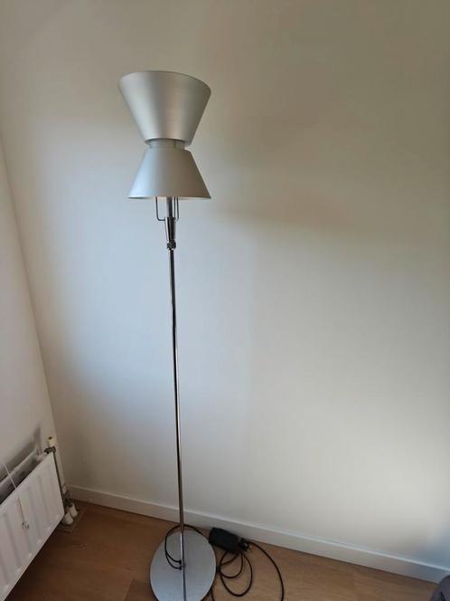 Design lamp, Huis en Inrichting, Lampen | Vloerlampen, Zo goed als nieuw, Ophalen