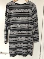 Mooi grijs jurkje van River Island - mt M, Maat 38/40 (M), River Island, Ophalen of Verzenden, Zo goed als nieuw