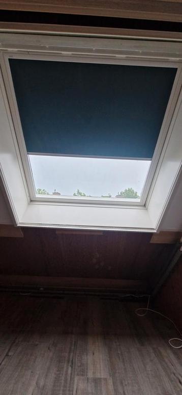 Verduisterend en zonwerend rolgordijn Velux GGL-2 DKL-U08 beschikbaar voor biedingen