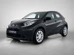Toyota Aygo X 1.0 VVT-i MT Play *DEMO* | Metaallak | Apple C, Auto's, 12 maanden, Stof, Euro 6, 920 kg
