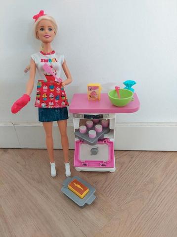 Mattel Barbie met cupcakes beschikbaar voor biedingen