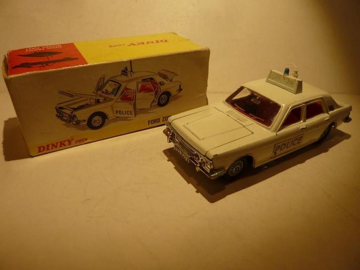 DINKY TOYS:  255    FORD ZODIAC POLICE CAR + DOOS, Hobby en Vrije tijd, Modelauto's | 1:43, Gebruikt, Auto, Dinky Toys, Ophalen of Verzenden