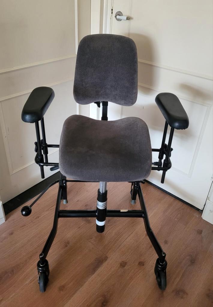 Mercado Medic Trippelstoel NP: €2495 Bezorging mogelijk!, Huis en Inrichting, Bureaustoelen, Gebruikt, Bureaustoel, Grijs, Ergonomisch