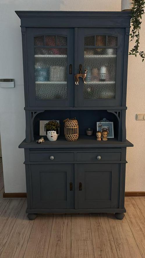 Mooie oude buffetkast. gratis ophalen, Huis en Inrichting, Kasten | Buffetkasten, Gebruikt, 150 tot 200 cm, 50 tot 100 cm, 25 tot 50 cm