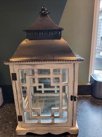 Grote decoratieve lantaarn beschikbaar voor biedingen
