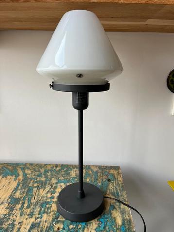 IKEA Älvängen tafellamp – glas en metaal beschikbaar voor biedingen