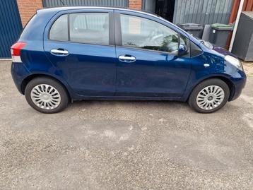 Toyota Yaris 1.3 16V Vvt-i 5DR MMT 2010 Blauw beschikbaar voor biedingen