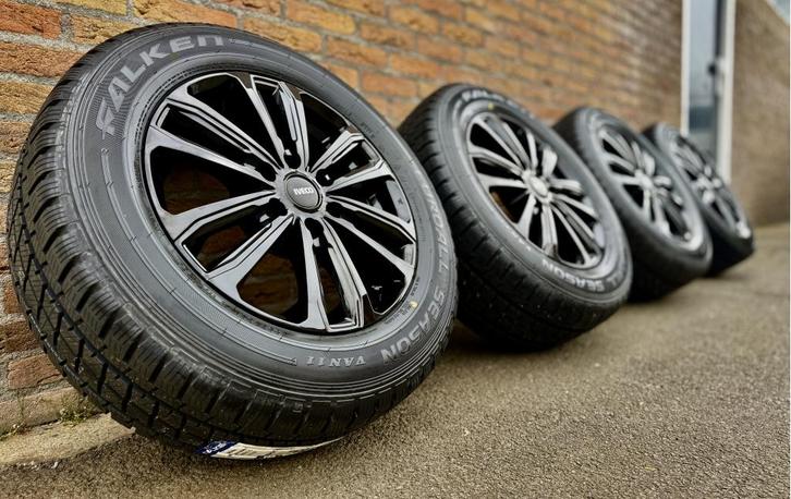 IVECO DAILY VELGEN 17 INCH ZWART ALL-SEASON NIEUW, Auto-onderdelen, Banden en Velgen, Banden en Velgen, All Season, 17 inch, 235 mm