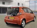 Toyota Aygo 1.0 VVT-i Dynamic Orange|AUT|AIRCO|2XSLEUTELS|BO, Auto's, Gebruikt, Overige kleuren, 4 stoelen, 68 pk