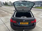 BMW 5-Serie 2.0 520D Touring AUT 2011 Grijs, Auto's, Achterwielaandrijving, 1995 cc, Beige, 2000 kg