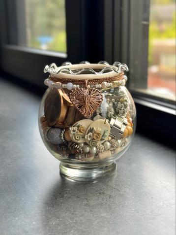 Mystery Jewellery Jar beschikbaar voor biedingen