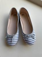 NIEUW!!! Lief schoentje maatje 38, Nieuw, Grijs, Ballerina's, Ophalen of Verzenden