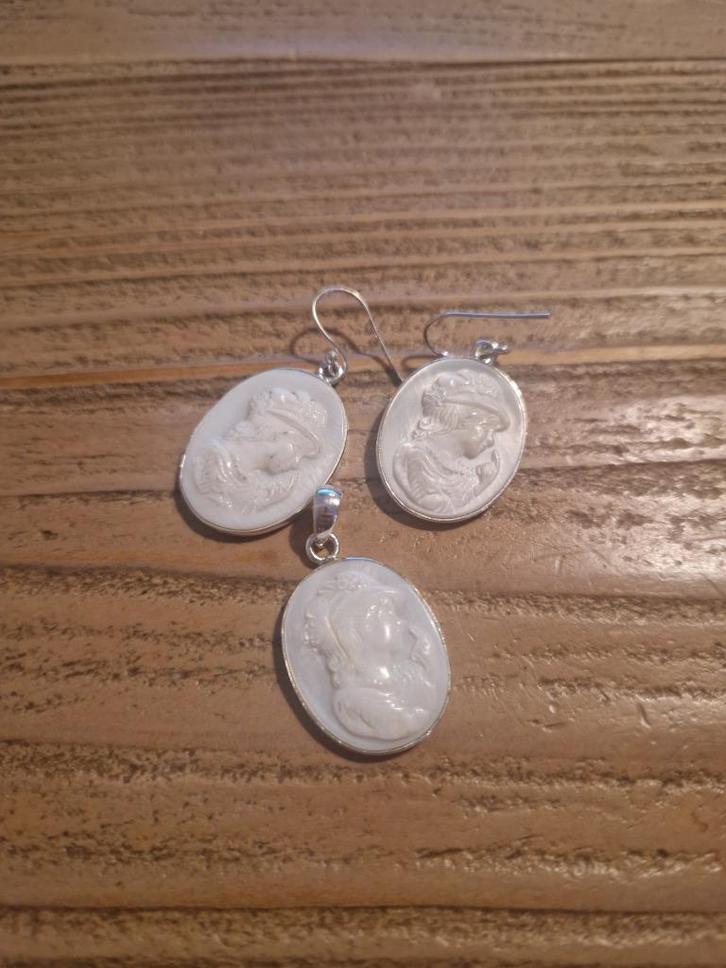 Antieke, zilveren Camee set. 925 zilver met parelmoer., Sieraden, Tassen en Uiterlijk, Antieke sieraden, Hanger, Zilver, Met edelsteen