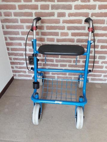 Rollator in goede staat, blauw beschikbaar voor biedingen